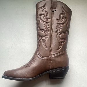 Brown boots